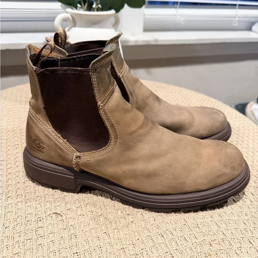 UGG Men’s Size 10.5 M Biltmore Chelsea Waterproof Slip On Boots Stout 1103789